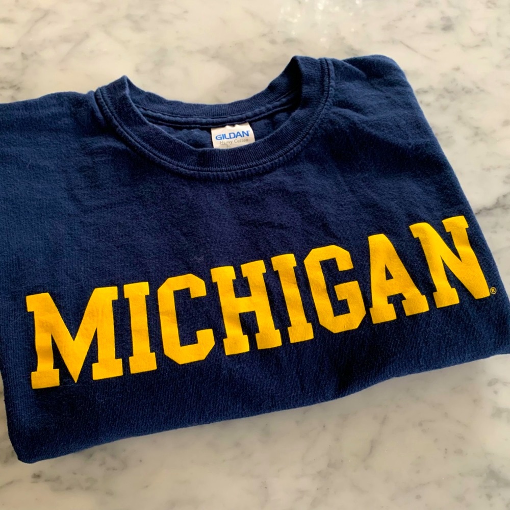 Michigan navy Gildan cotton vintage T size S